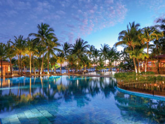 Le Mauricia Beachcomber Resort & Spa Hotel Image